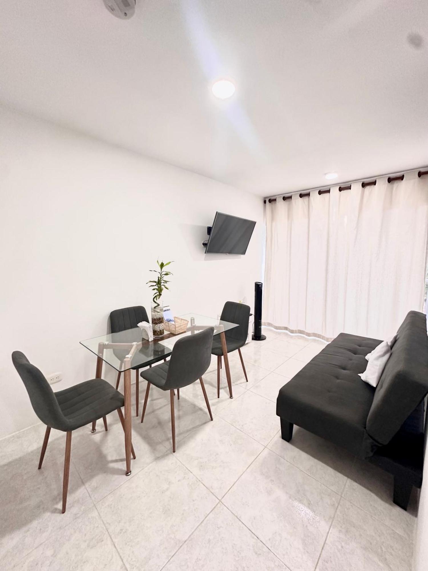 Cozy Beachside 3br Near The Walled Cartagena